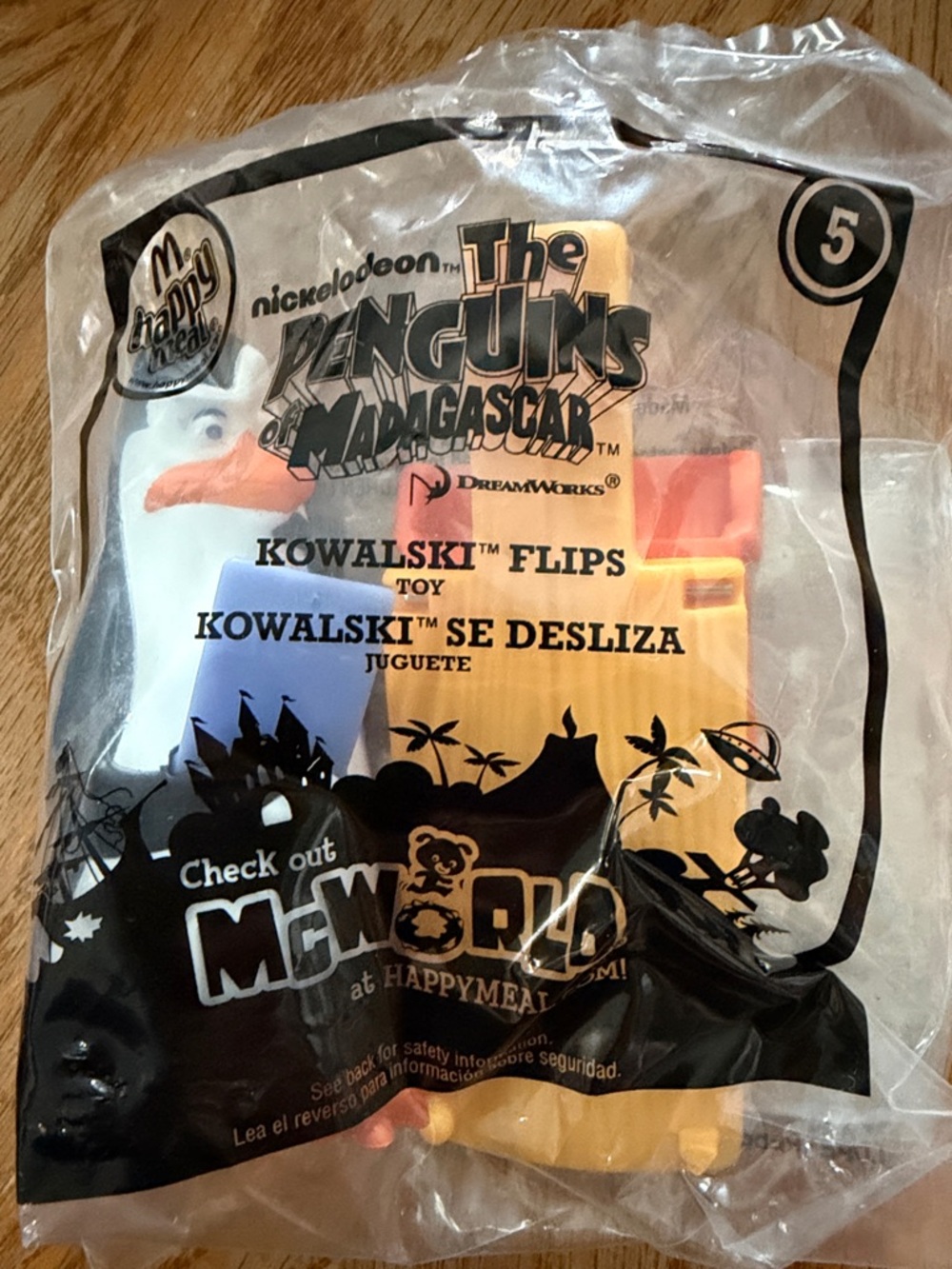 Penguins of Madagascar McDonalds Toy set of 7 - Picture 6 of 8